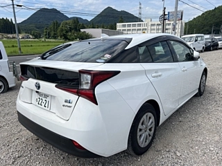 TOYOTA PRIUS 2019