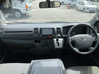 TOYOTA HIACE VAN 2016