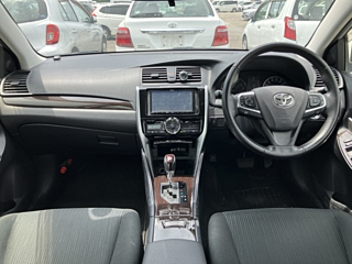 TOYOTA PREMIO 2018