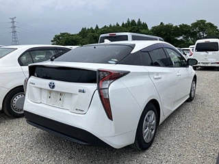 TOYOTA PRIUS 2018