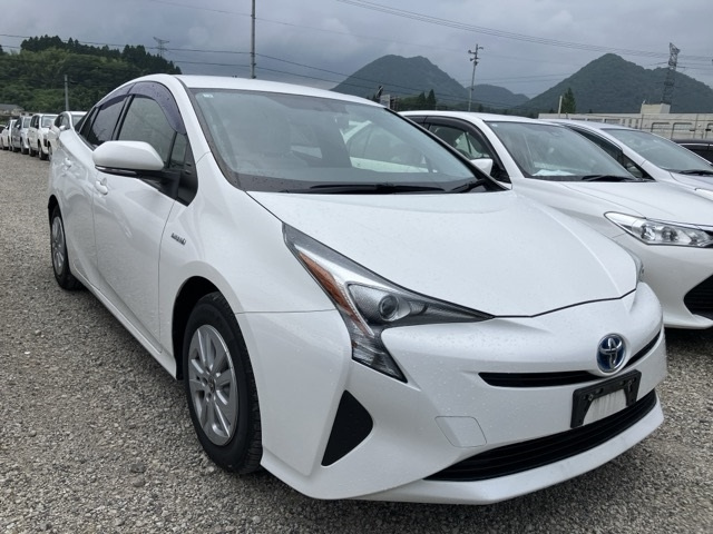 TOYOTA PRIUS 2018