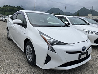 TOYOTA PRIUS 2018