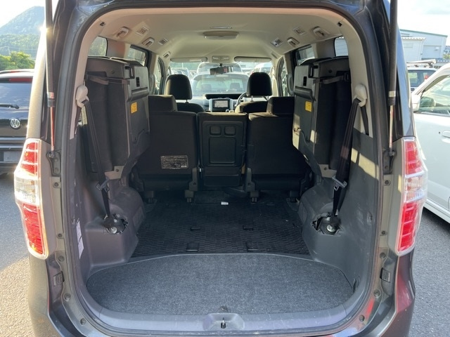 TOYOTA NOAH 2009