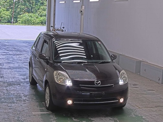 MAZDA VERISA 2010