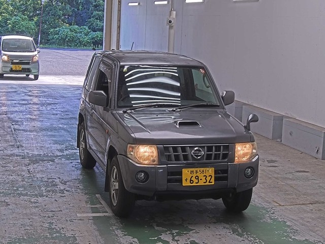 NISSAN KIX 2008