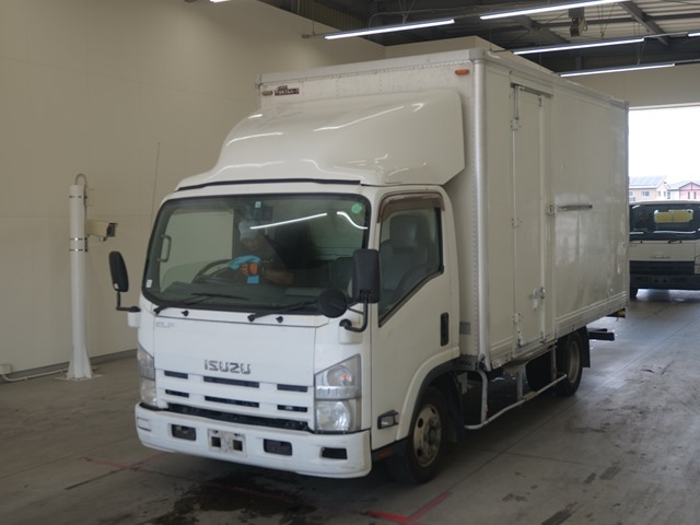 ISUZU ELF 2011
