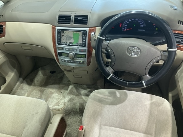 TOYOTA IPSUM 2008