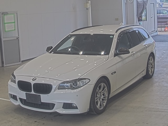 BMW 5 SERIES 2011