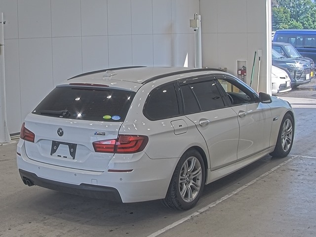 BMW 5 SERIES 2011