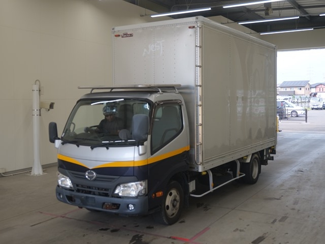 HINO DUTRO 2016