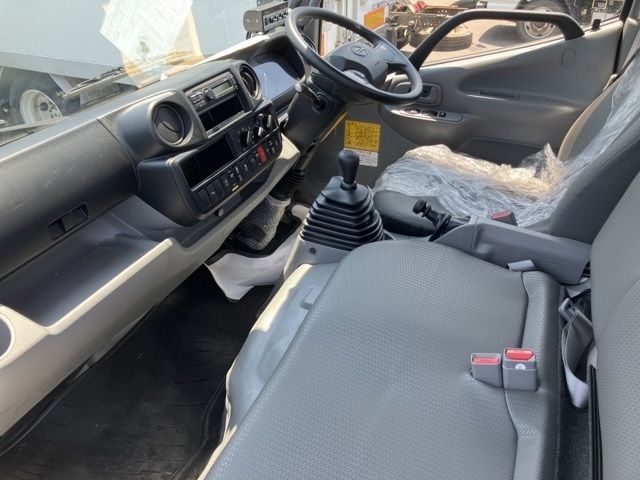 HINO DUTRO 2023