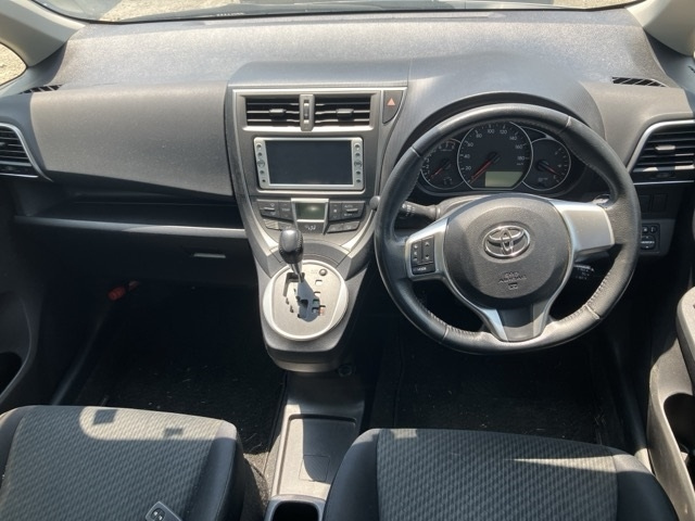 TOYOTA RACTIS 2012