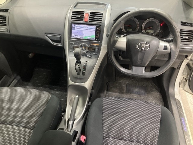 TOYOTA AURIS 2011