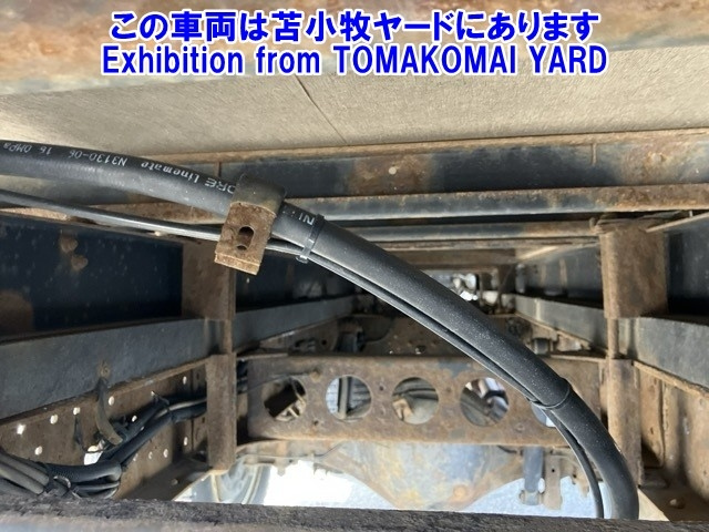 NISSAN TRUCK 2010