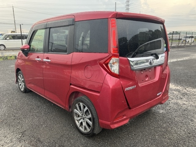 TOYOTA ROOMY 2018