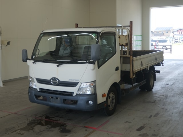 HINO DUTRO 2015
