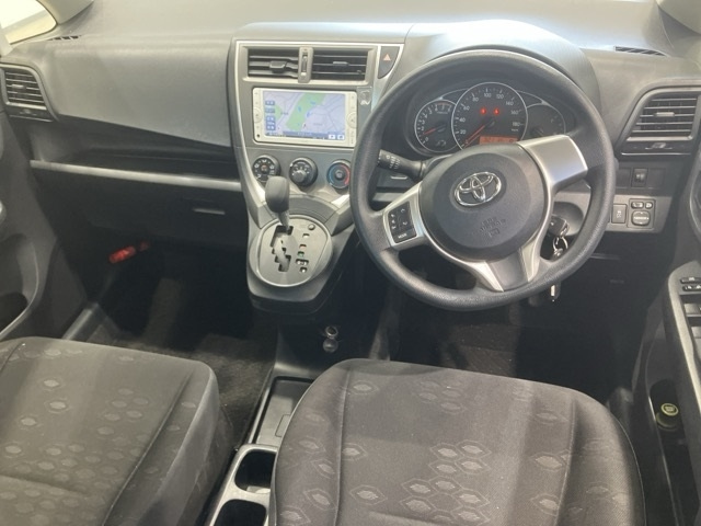 TOYOTA RACTIS 2015