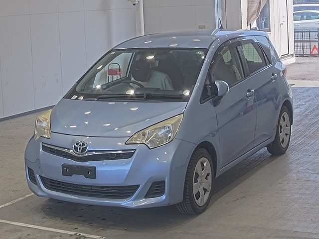 TOYOTA RACTIS 2015