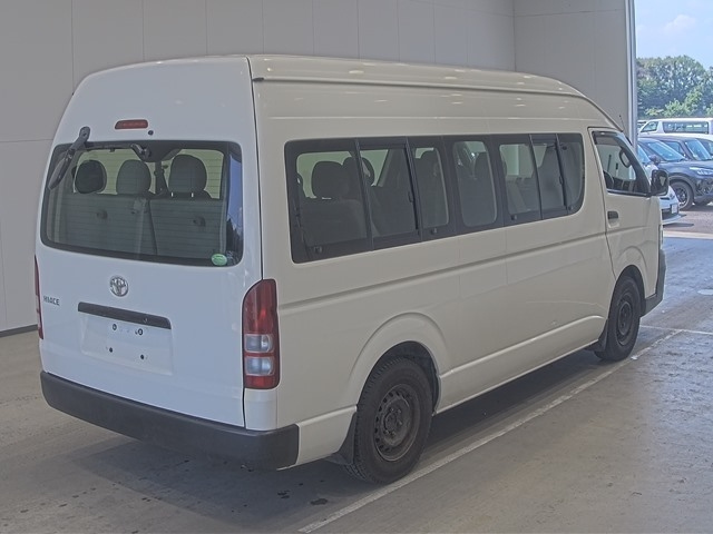 TOYOTA HIACE 2013
