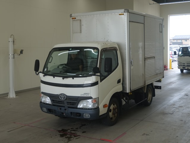TOYOTA DYNA 2009