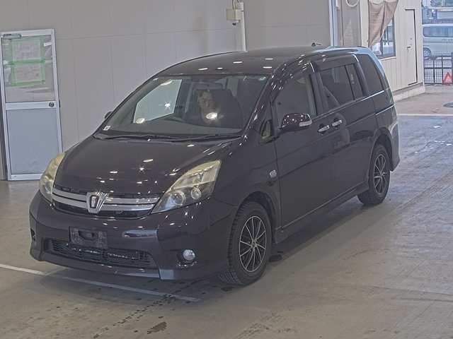 TOYOTA ISIS 2013