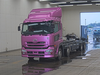 NISSAN UD SERIES 2013