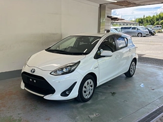 TOYOTA AQUA 2020