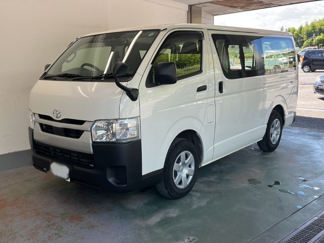TOYOTA HIACE VAN 2022