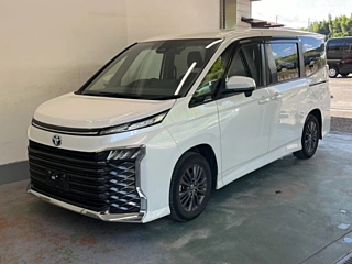 TOYOTA VOXY 2022