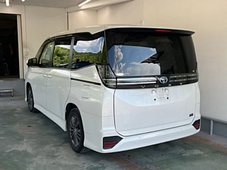 TOYOTA VOXY 2022