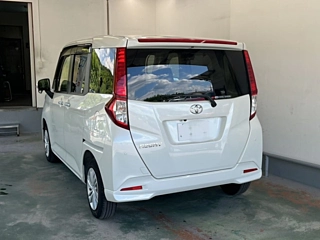 TOYOTA ROOMY 2021