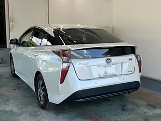TOYOTA PRIUS 2016
