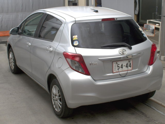 TOYOTA VITZ 2011