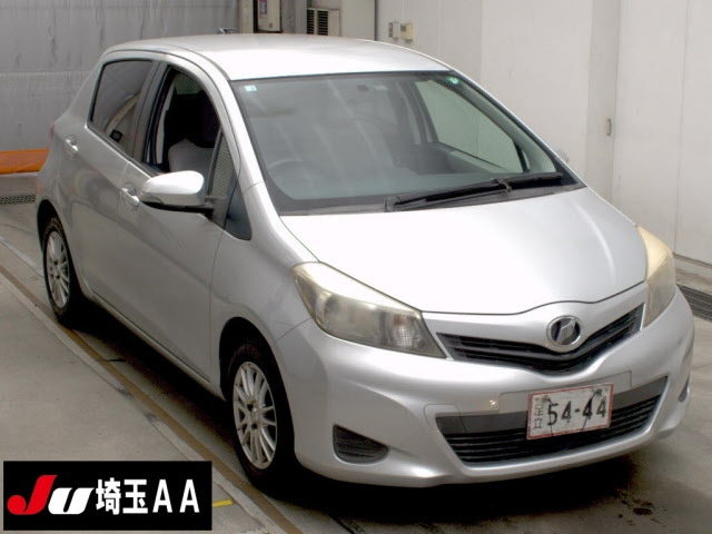 TOYOTA VITZ 2011