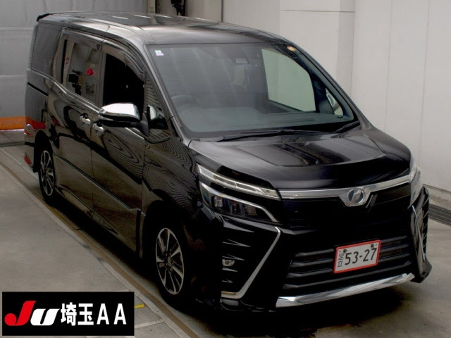 TOYOTA VOXY 2018