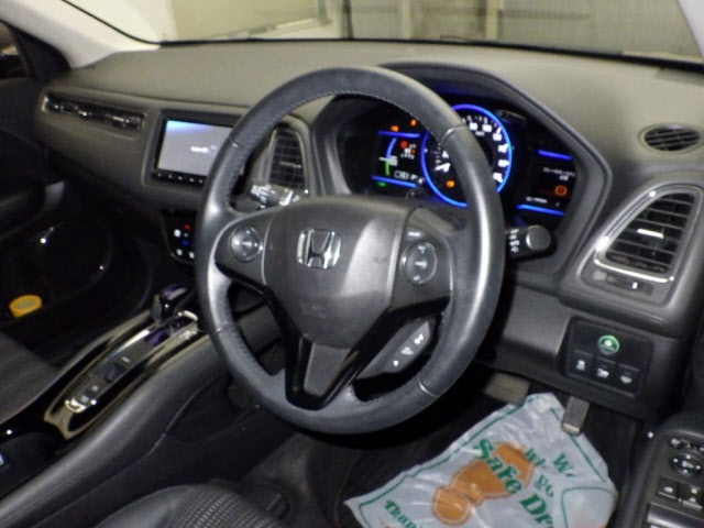 HONDA VEZEL 2015