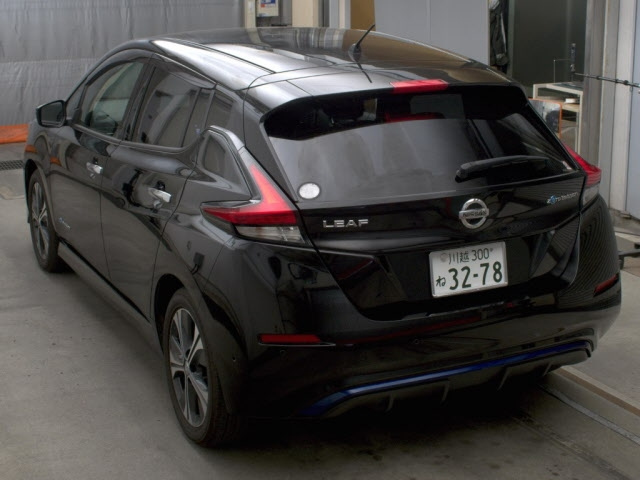 NISSAN LEAF 2018