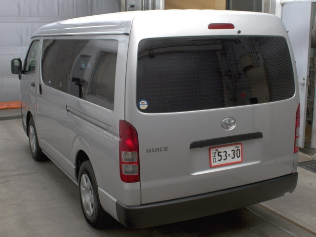 TOYOTA HIACE 2023