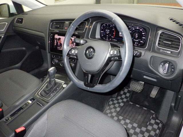 VOLKSWAGEN GOLF 2018