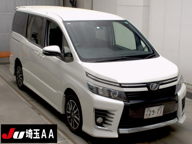 TOYOTA VOXY 2016