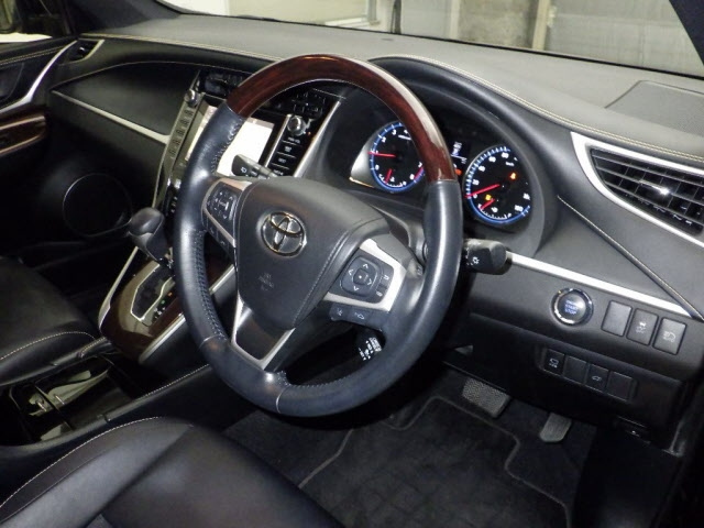 TOYOTA HARRIER 2014