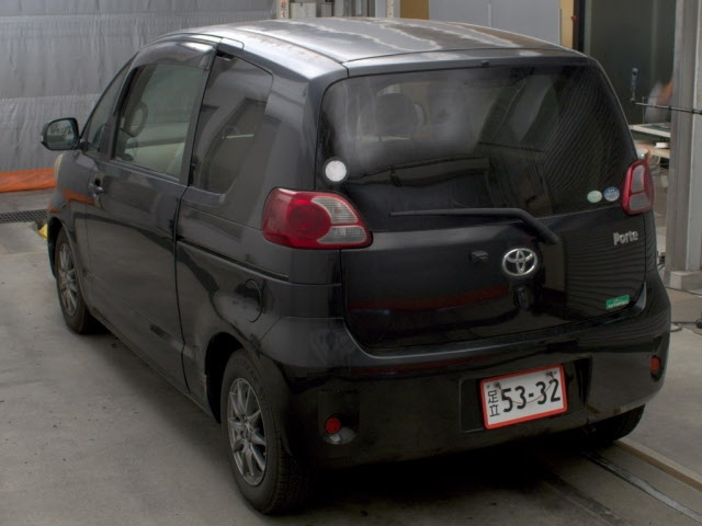 TOYOTA PORTE 2010