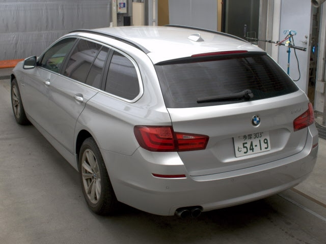BMW 5 SERIES 2011