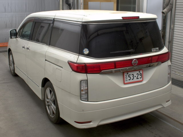 NISSAN ELGRAND 2010