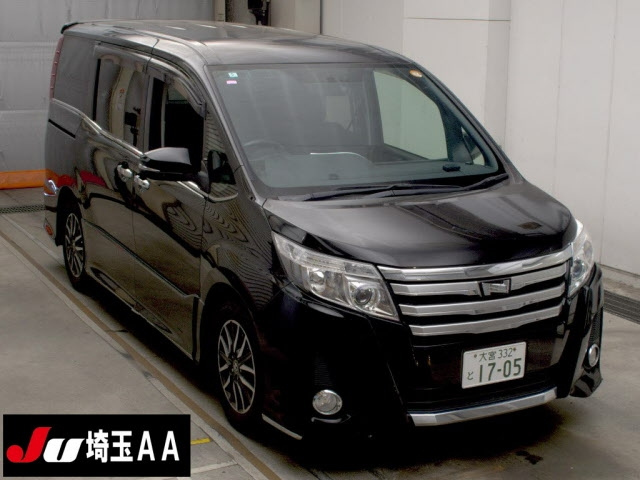 TOYOTA NOAH 2014