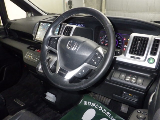 HONDA STEP WAGON 2014