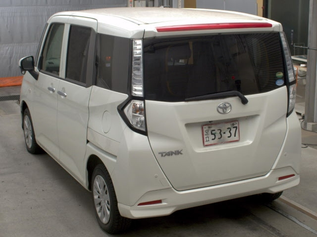 TOYOTA TANK 2017