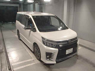 TOYOTA VOXY 2017