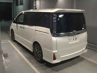 TOYOTA VOXY 2017