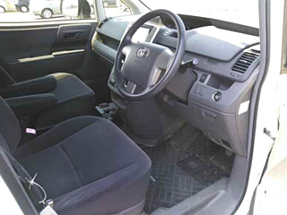 TOYOTA VOXY 2008